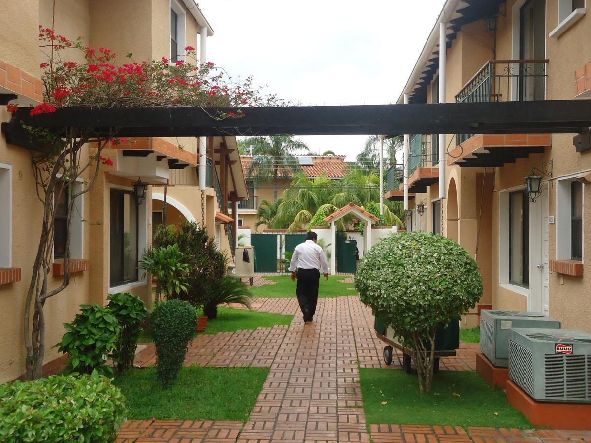La Quinta Hotel Santa Cruz de La Sierra Exterior foto