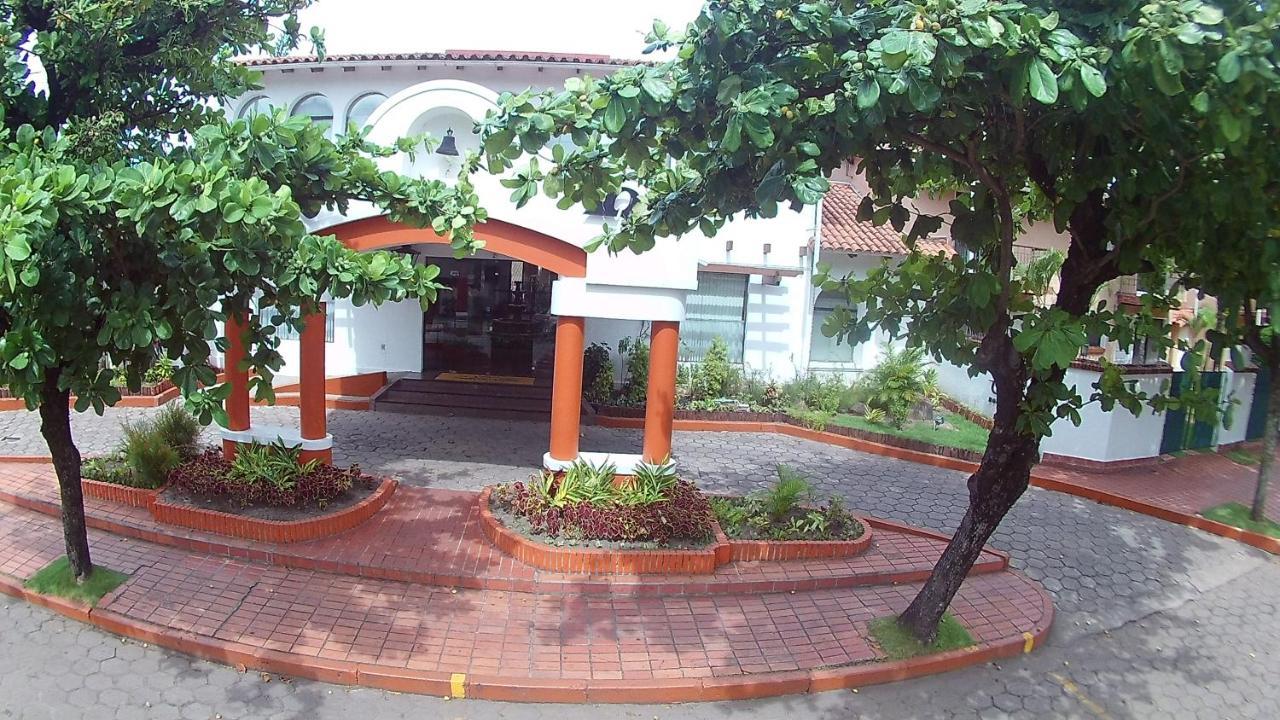 La Quinta Hotel Santa Cruz de La Sierra Exterior foto